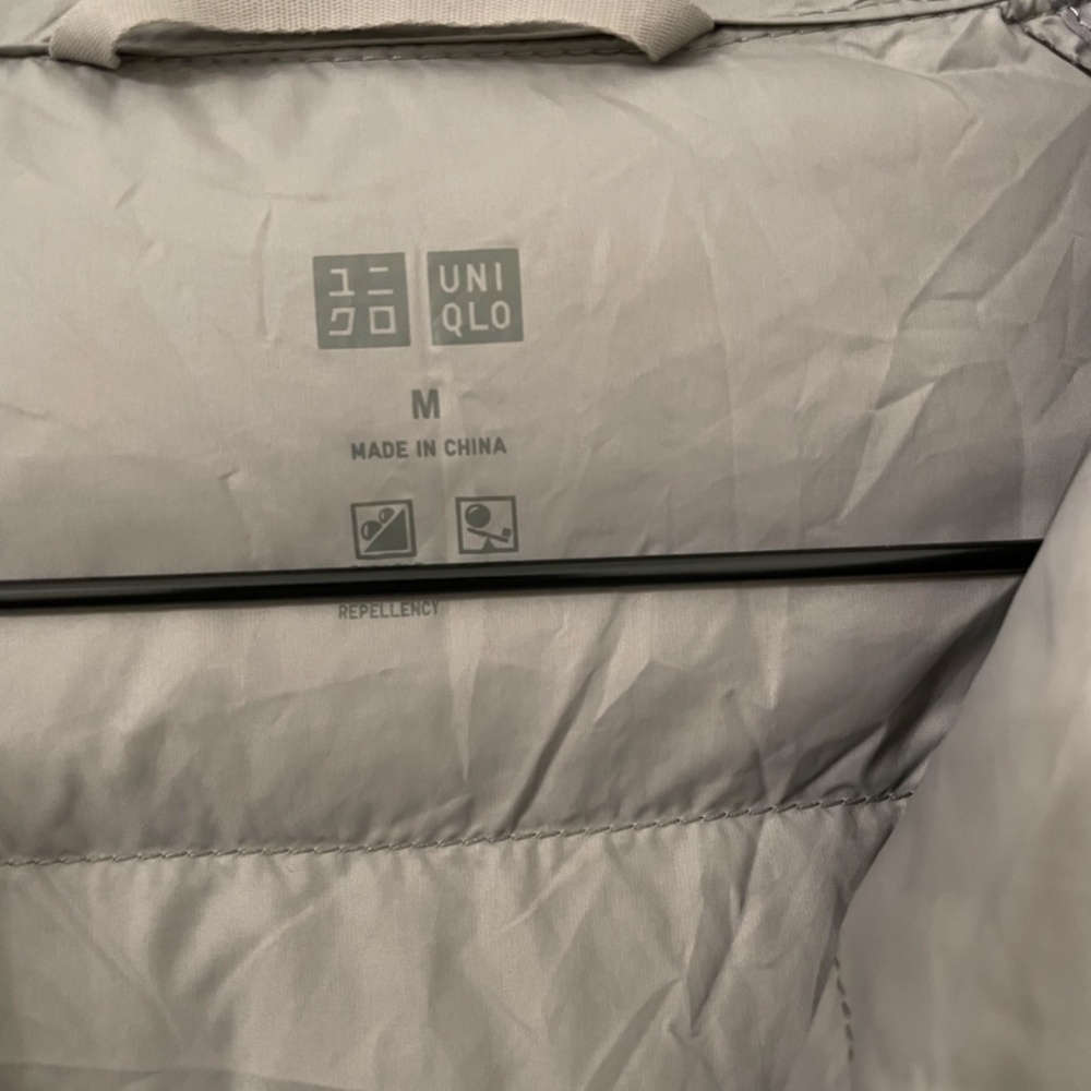 Uniqlo Ultra Light Down Jacket - Picture 3 of 9